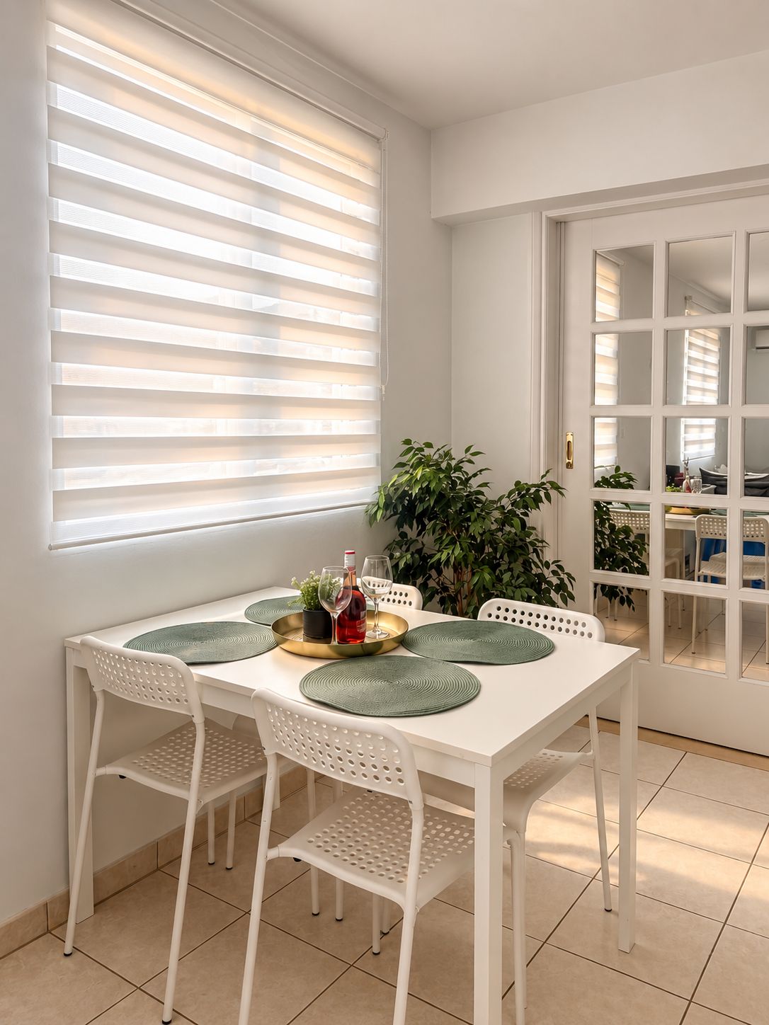 Apartment, 2 Bedrooms, Balcony, Garden View | Dining room