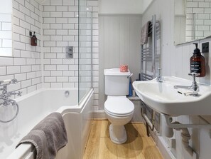 Towels - 2 bedroom accommodation in Sturminster Newton (Sturminster Newton)