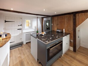 Dishwasher, high chair - 2 bedroom accommodation in Sturminster Newton (Sturminster Newton)