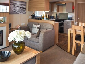 Living area - 3 bedroom accommodation in Fritton (Fritton)