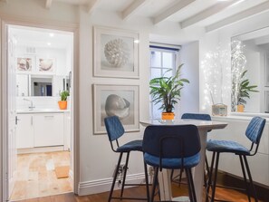 Dining - 2 bedroom accommodation in Whitby (Whitby)