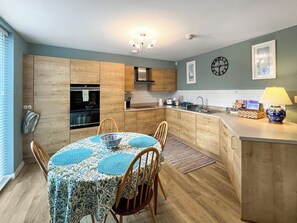 Unclassified image, 3 of 17, button