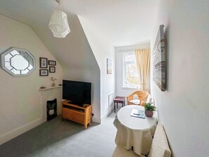 TV - Coastal Charm - UK47849 (Paignton)
