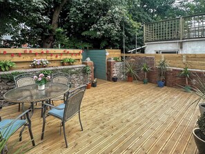 Outdoor dining - Ocean Breeze - UK47847 (Paignton)