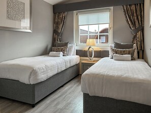 Free WiFi - 2 bedroom accommodation in Glasgow (Glasgow)