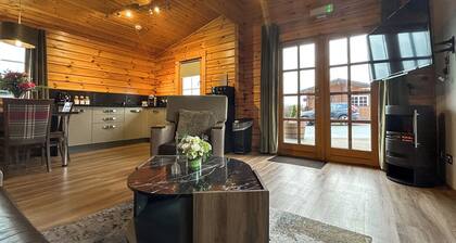 2 bedroom accommodation in Glasgow