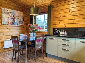 Dining - 2 bedroom accommodation in Glasgow (Glasgow)