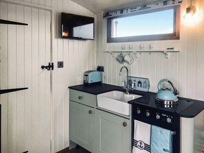 Private kitchen - Bea's Shepherds Hut - UK51295 (Llanfaethlu Nr Church Bay)