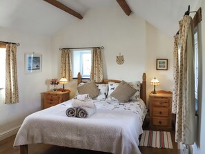 Free WiFi - 1 bedroom accommodation in Llanfaethlu, near Church Bay (Llanfaethlu, near Church Bay)