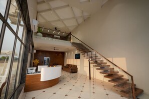 Lobby - Hotel Kesharinandan (Botad)