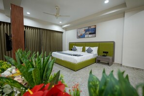 Deluxe Double Room | Free WiFi - Hotel Kesharinandan (Botad)