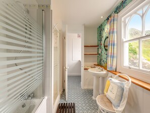 Towels - 2 bedroom accommodation in Beesands (Beesands)
