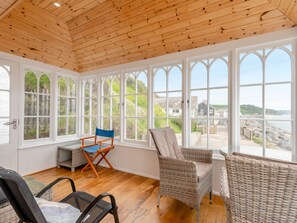 Interior - 2 bedroom accommodation in Beesands (Beesands)