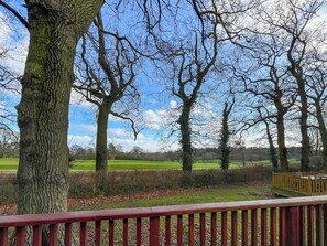 Property grounds - 4 bedroom accommodation in Kenwick, near Louth (Kenwick, near Louth)