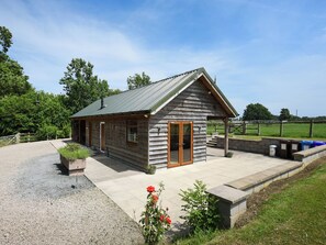 Exterior - Willow - Glamping Pod - UK49947 (Oswestry)
