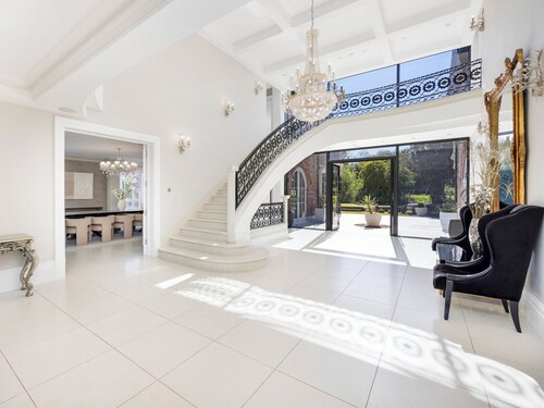 The Essex Mansion - UK48355