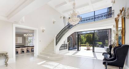 The Essex Mansion - UK48355