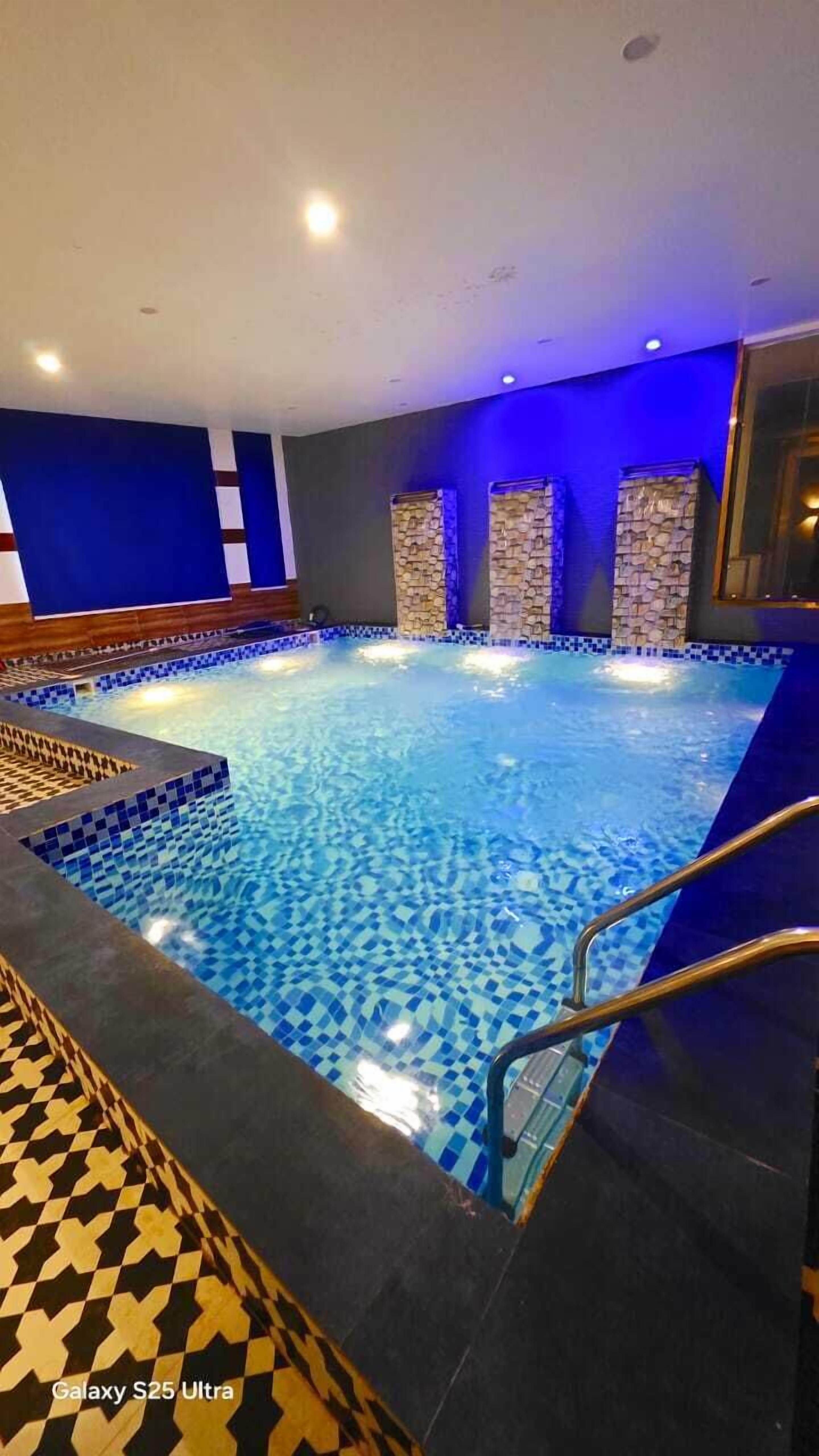 Kolam renang outdoor