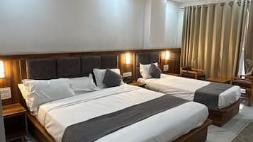 Kamar Keluarga | Seprai katun Mesir, seprai premium, busa memori, dan meja kerja