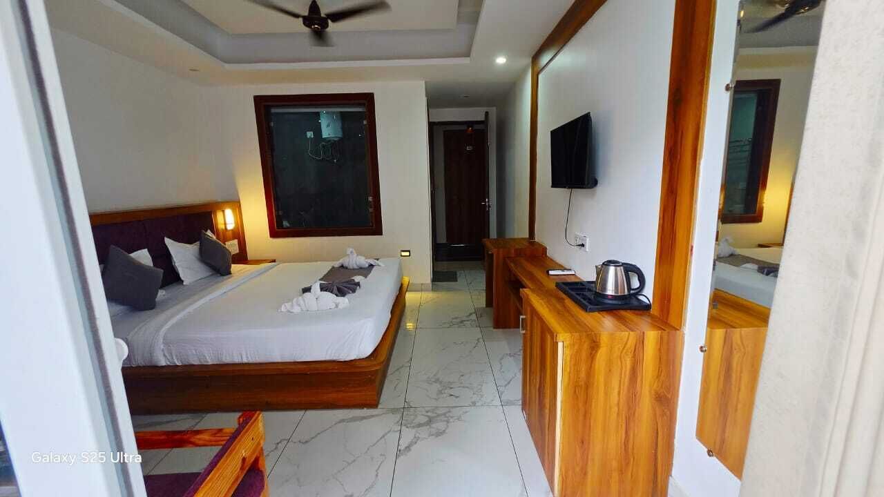 行政客房 | 埃及棉床單、高級寢具、記憶棉床墊、書桌