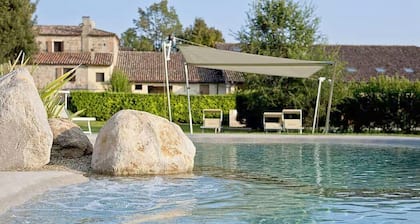 Villa Nobilea: A welcoming three-story property within a medieval castle surrounded by the greenery, with Free WI-FI.