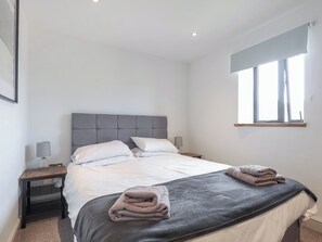 Free WiFi - 4 bedroom accommodation in Gloucester (Gloucester)