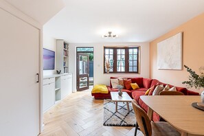 TV - Stylish Islington Garden Flat (London)