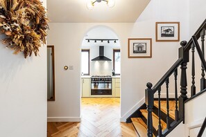 Interior - Stylish Islington Garden Flat (London)