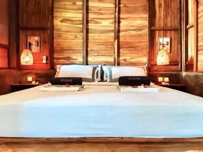 In-room safe, individually decorated, individually furnished, bed sheets - Musa Bintang Villas & Bungalows (Gili Air)
