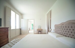 5 bedrooms, iron/ironing board, travel cot, free WiFi - Villa in Lizzanello with 5 bedrooms sleeps 10 (Lizzanello)