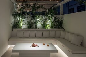 Property grounds - NESEA BOUTIQUE APARTMENTS - KEMO (Idra)