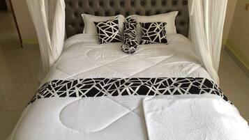 Deluxe Single Room, Balcony | Desk, free WiFi, bed sheets