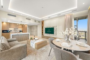 Dining - FIRST CLASS | 1BR | Elegance with Fountain Views (Downtown)