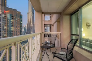 Property grounds - FIRST CLASS | 2BR | Panoramic Burj Khalifa View (Downtown)