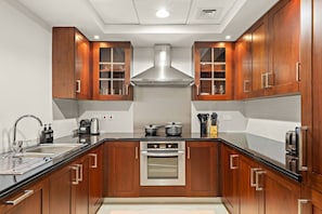 Private kitchen - FIRST CLASS | 2BR | Panoramic Burj Khalifa View (Downtown)