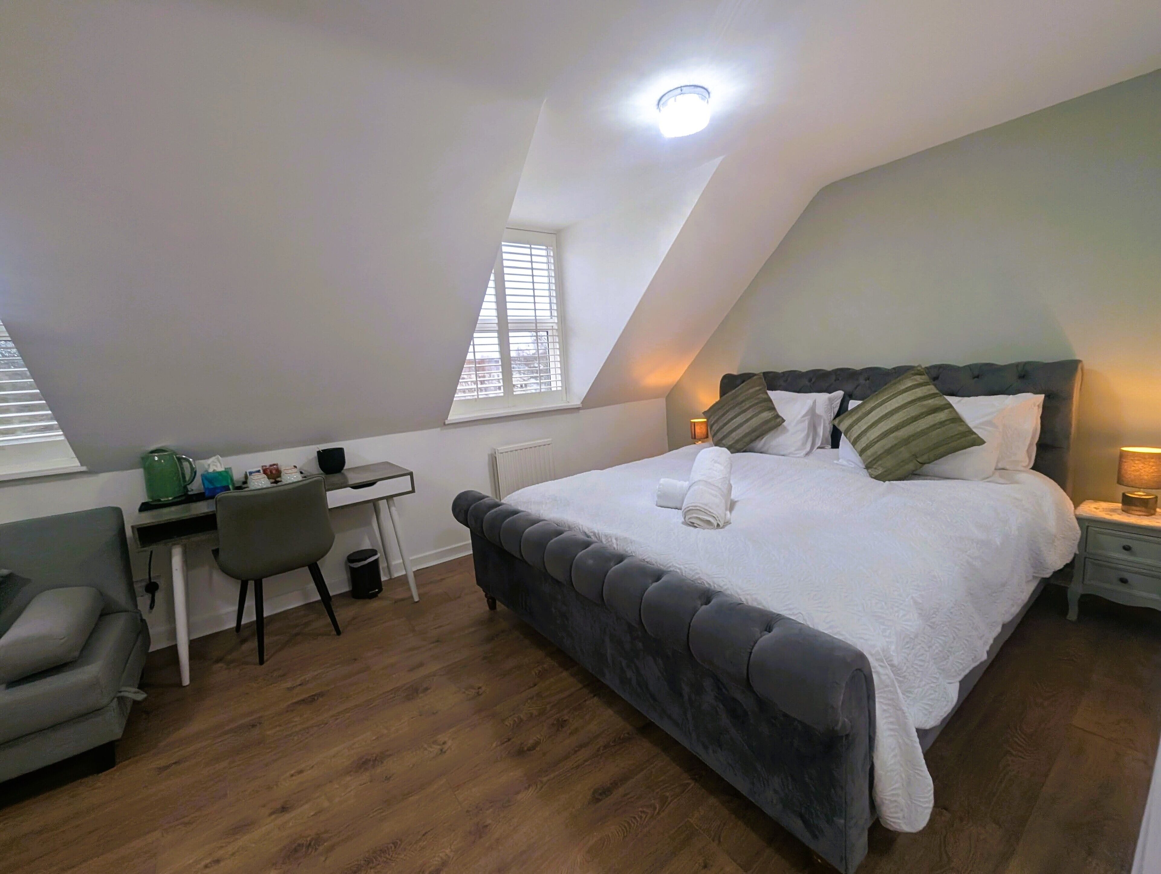 Habitación doble superior, vista al parque | Wifi gratis 