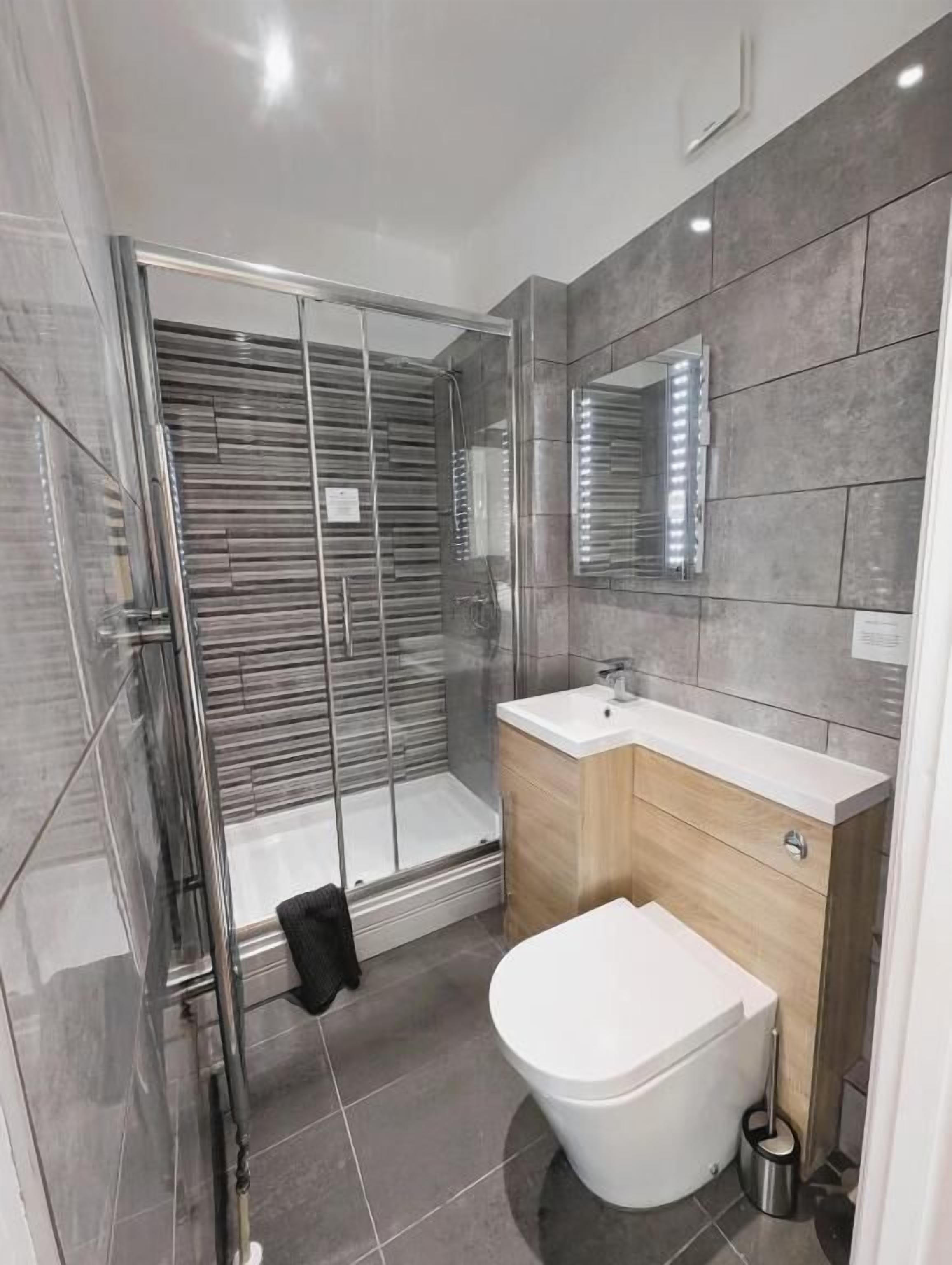 Deluxe Double Room, Park View | Bathroom