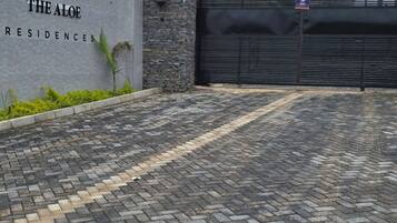 Luxury Apartment, 3 Bedrooms, Mobility Accessible, Private Pool | Property grounds