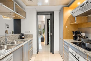 Private kitchen - FIRST CLASS | 1BR | Walk to Marina Mall & Metro (Marina)