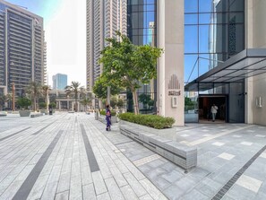 Property grounds - FIRST CLASS | 1BR | Near Dubai Mall & Burj Khalifa (Downtown)