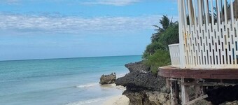 Terry's Private Villa, Nungwi - Solar Powered