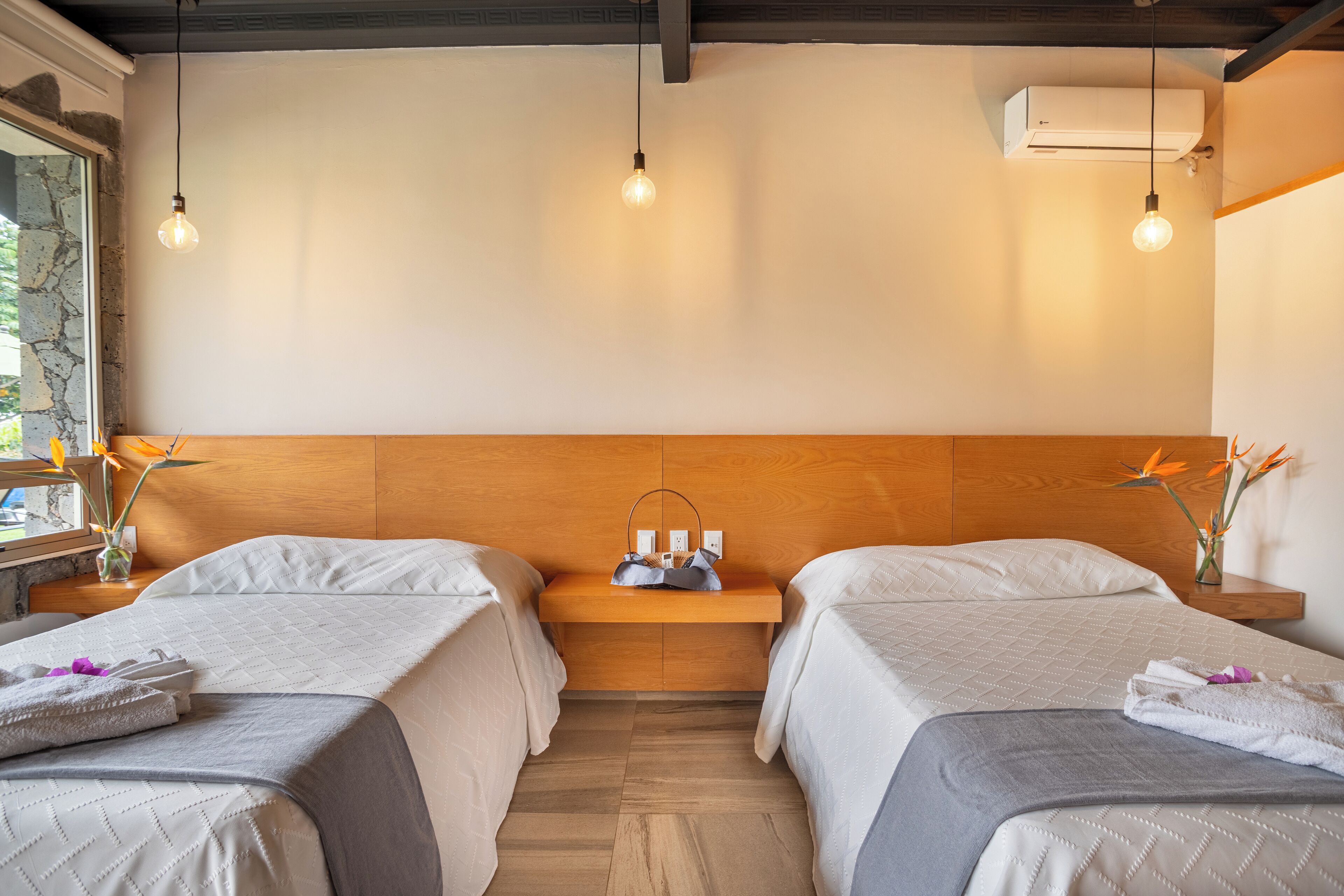 Fer et planche à repasser, accès Internet, draps fournis