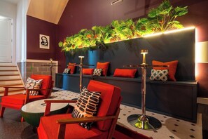 Interior - Rhine Stone Hideaway/9 Beds/2 Rooftop Decks (Nashville)