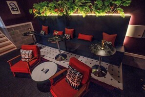 Interior - Rhine Stone Hideaway/9 Beds/2 Rooftop Decks (Nashville)