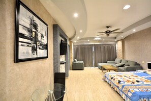 Bed sheets - Sea-View Studio with Large Balcony - Bright and Spacious (Muang Pattaya)