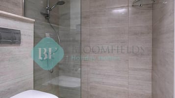 Lägenhet - balkong | Badrum