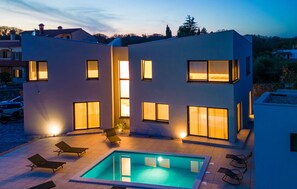 A heated pool - Beautiful home in Krk with sauna (Krk)