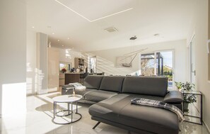 Smart TV - Beautiful home in Krk with sauna (Krk)