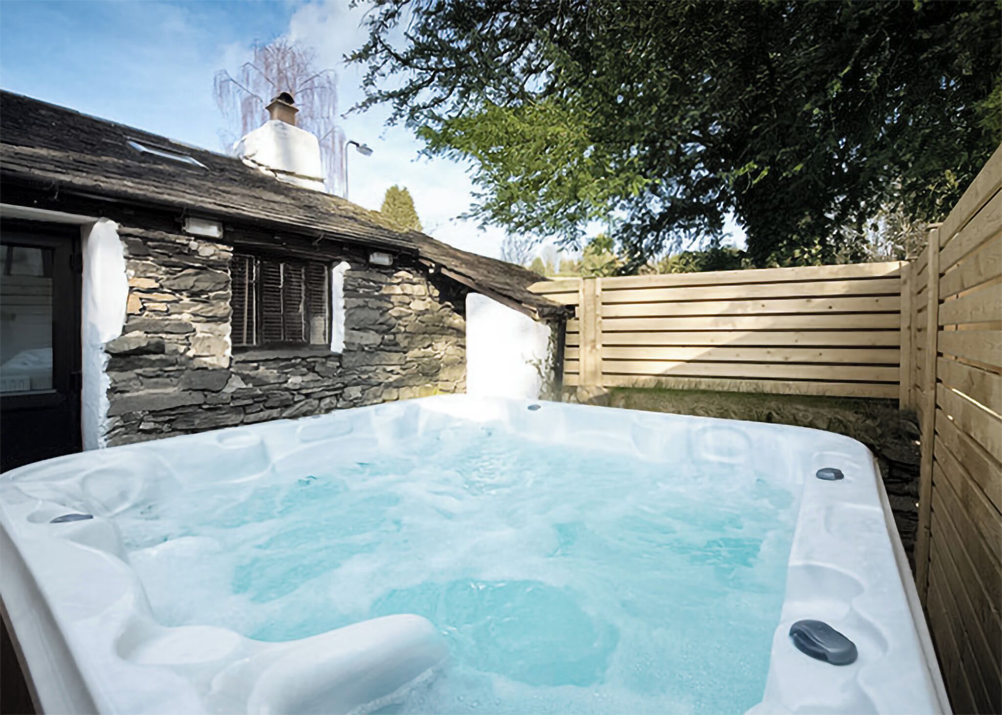 Outdoor spa tub