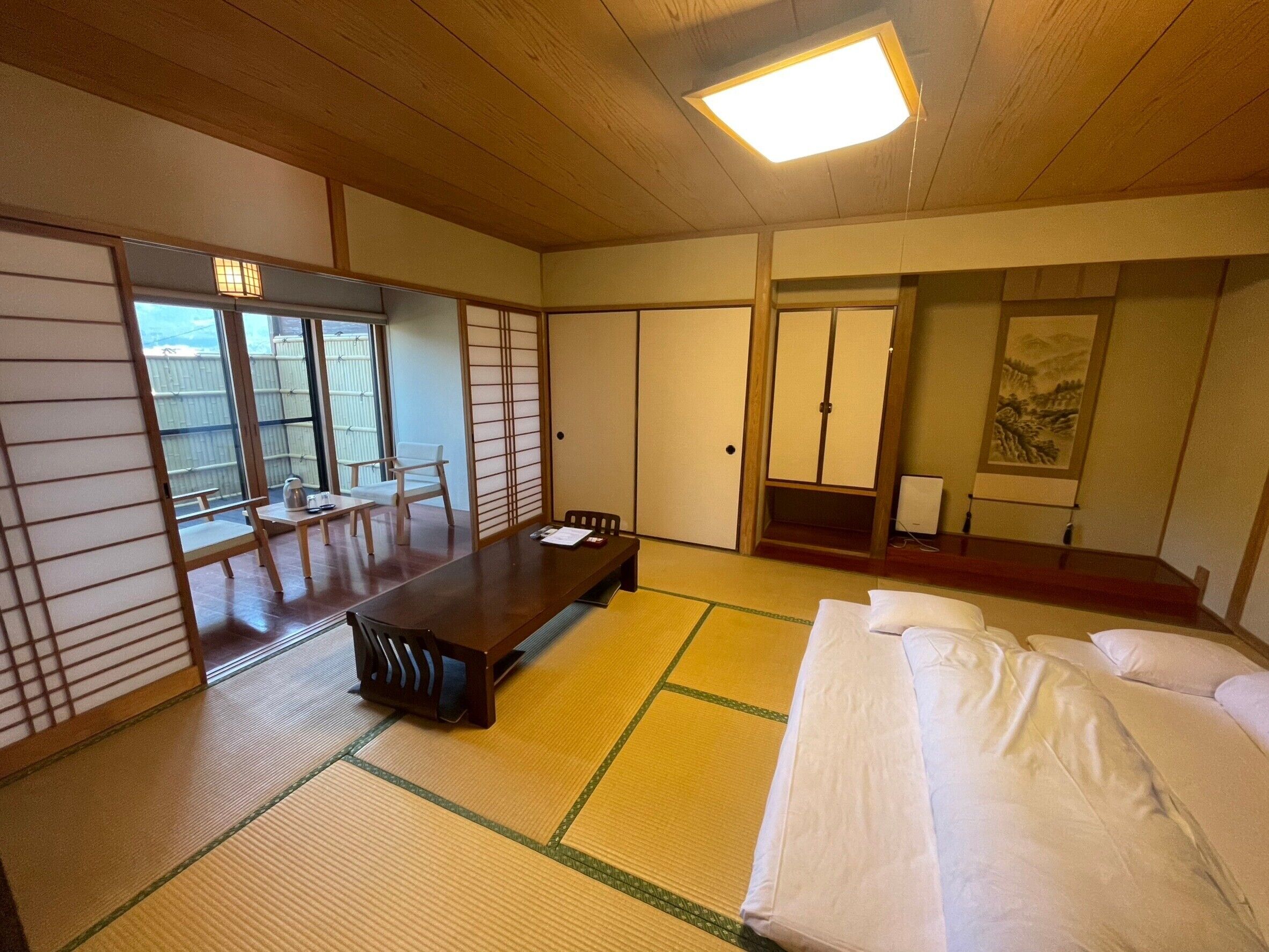 Camera tripla in stile giapponese | Wi-Fi gratuito